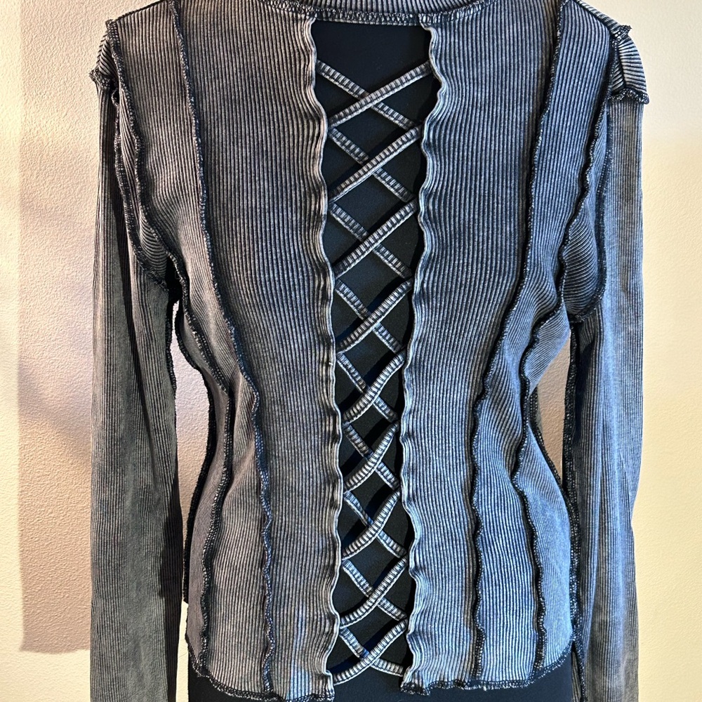 Gilded Intent top size M